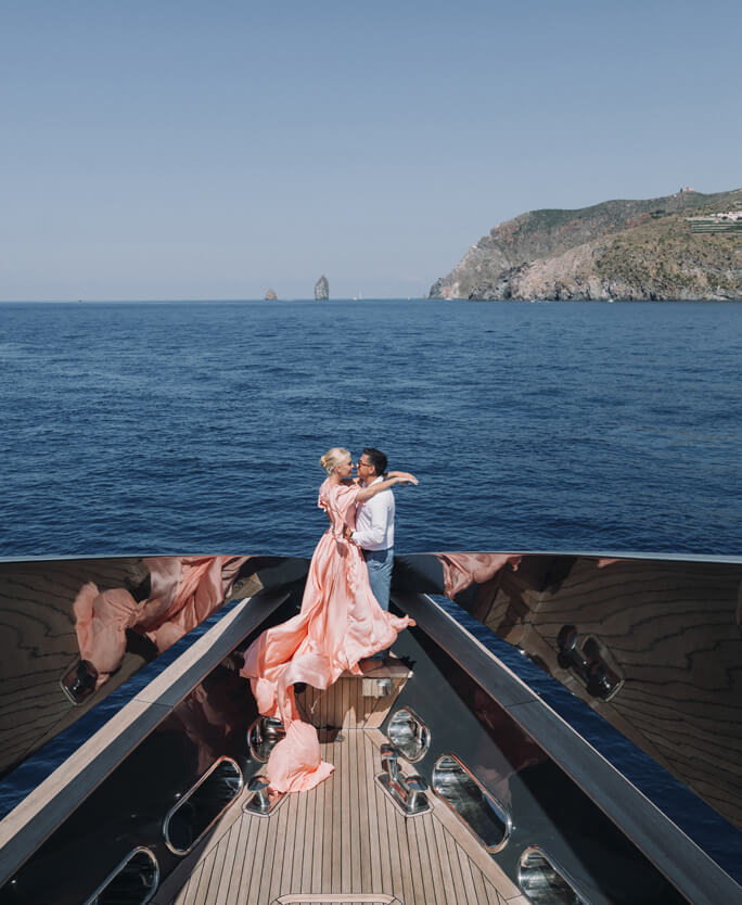 фотосессия в Италии, предсвадебные фотографии на люксовой яхте